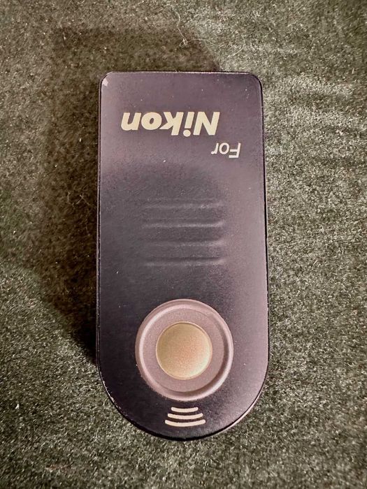 NIKON D7000 + AKCESORIA ( 2 obiektywy)