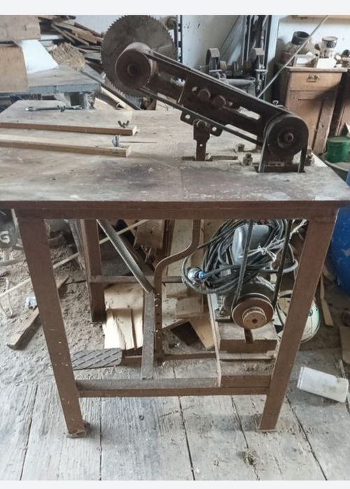 Maszyna stolarska, gumówka stołowa.