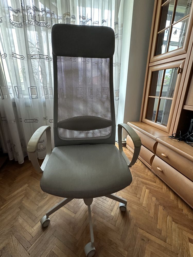 Офісне крісло IKEA