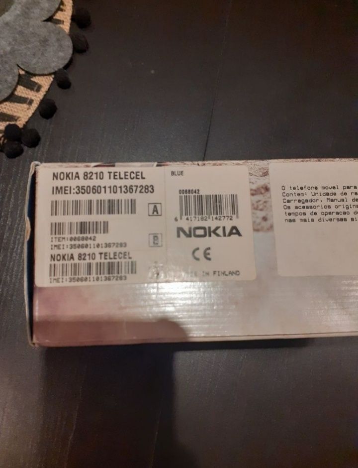 Nokia 8210 em caixa