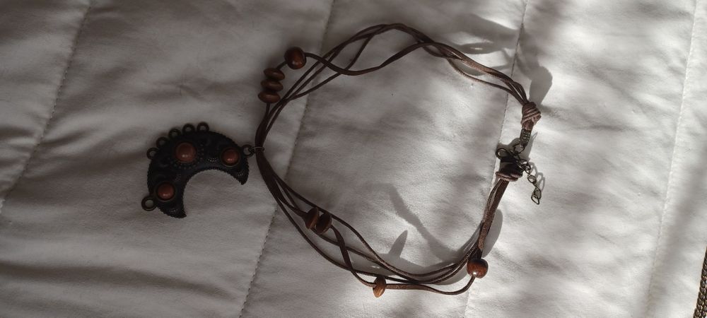 Vendo bijuteria 8 colares