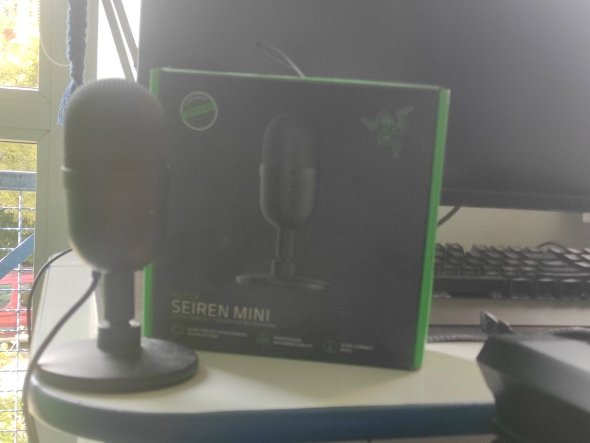 Mikrofon Razer seiren mini
