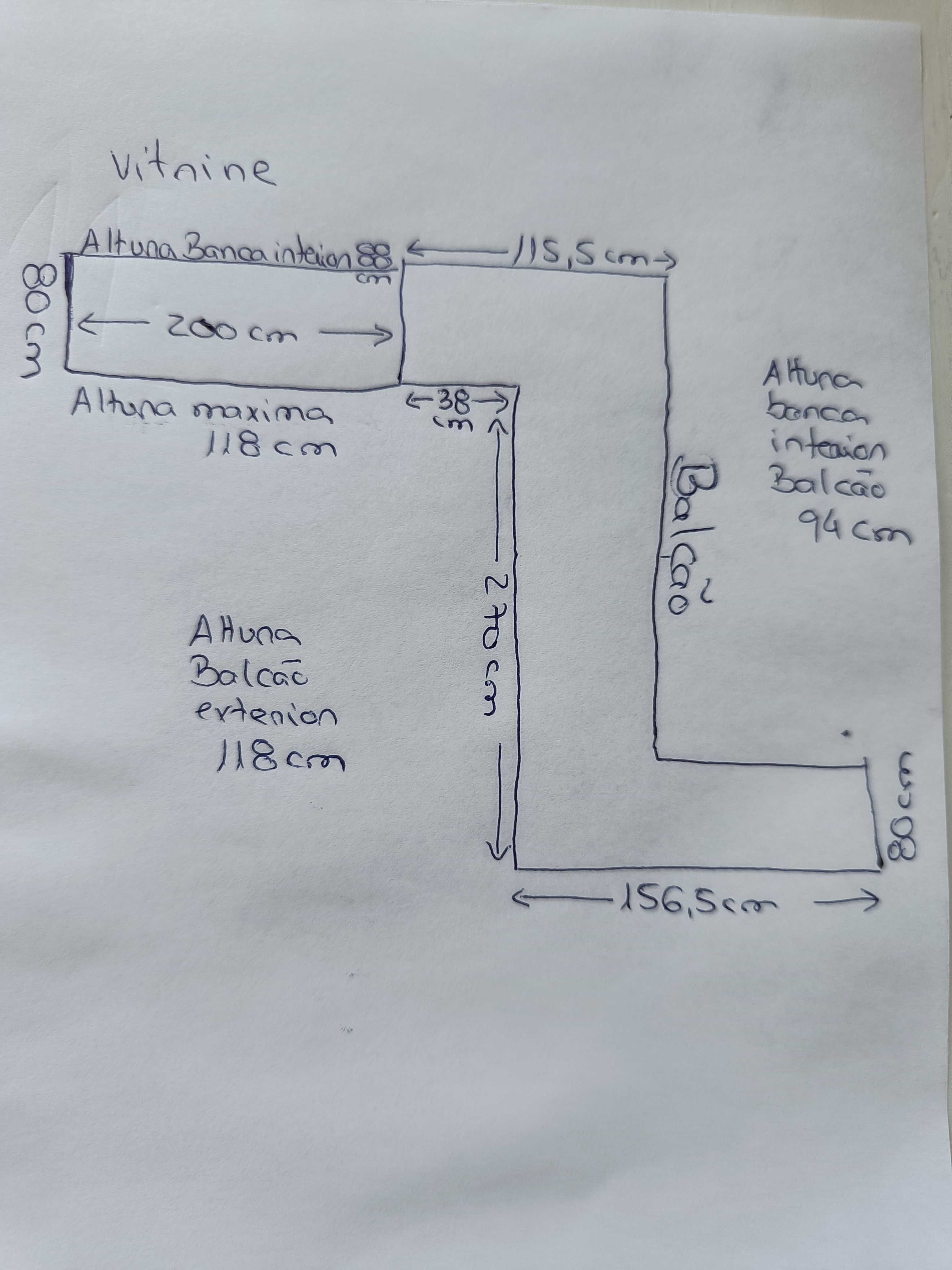 Balcão  com possibilidade de colocar motor para refrigerar