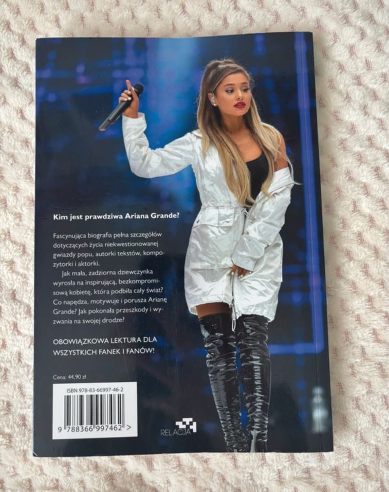 Książka Ariana grande biografia