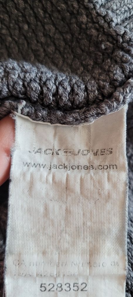 Sprzedam super sweter meski firmy Jack &  Jones