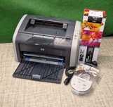 Drukarka laserowa HP 1010 - nowy toner i kable - 6 546 str