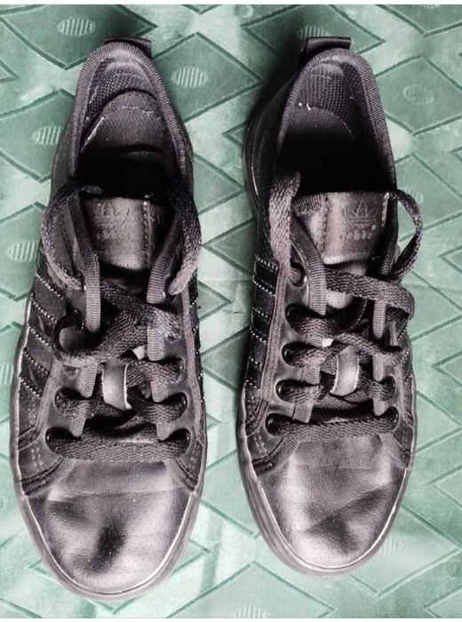 Кросівки чорні Adidas