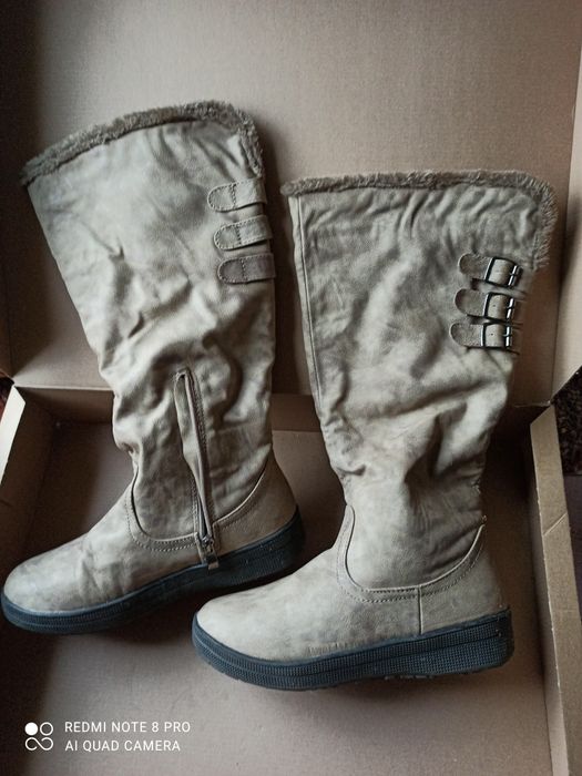 Damskie jasne kozaki 38 Vices