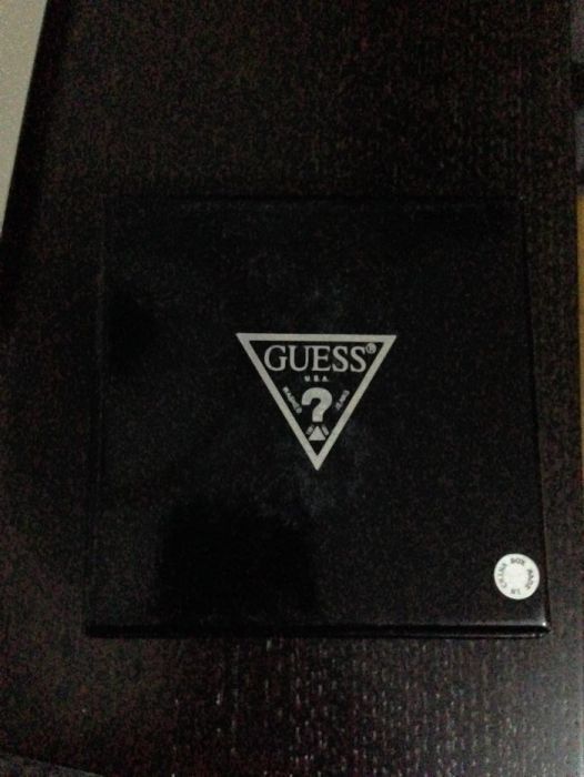 GUESS - caixa