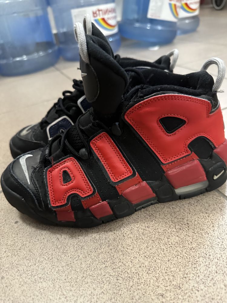 Чоловічі кросівки Nike Air More Uptempo "Alternates Split Navy Red