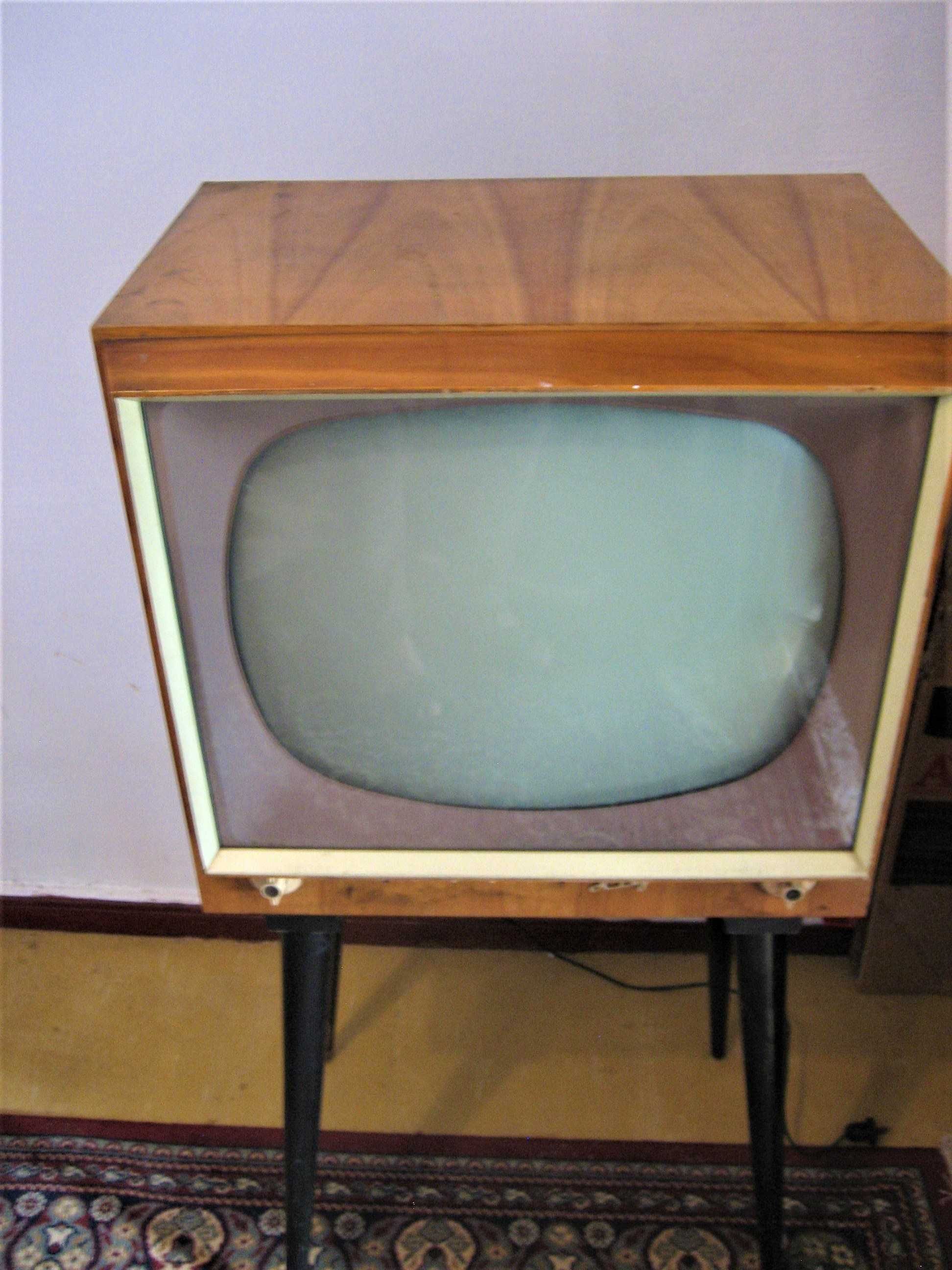 Czar PRL-u: Telewizor Klejnot z 1964 roku