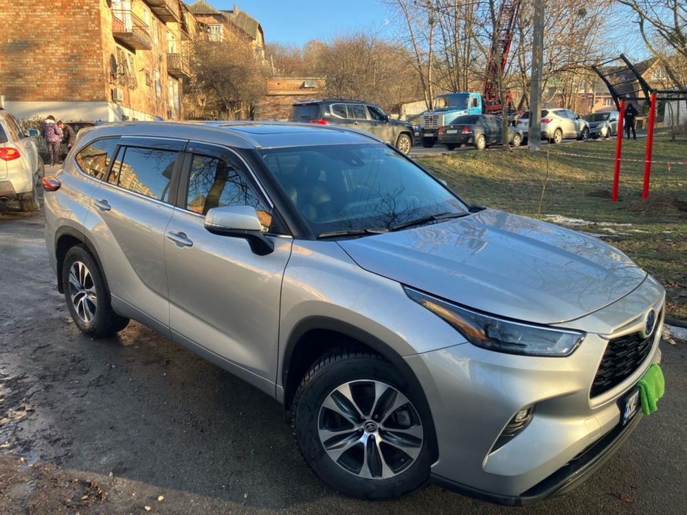 Toyota Highlander Hybrid 2023