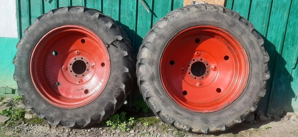 Продам колеса на трактор юмз-6