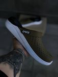 Мужские кроксы хаки летние новинка хит сезона зелёные сабо Crocs