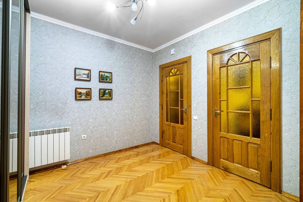 Пропоную для купівлі 3 кімнатну квартиру на вул.Леонтовича