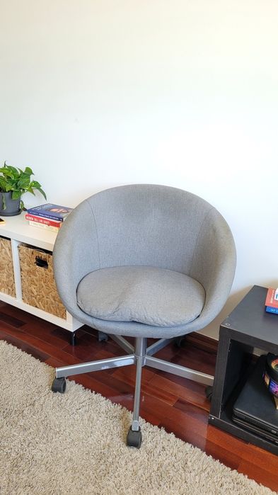 Cadeira ikea SKRUVSTA giratória se escritório