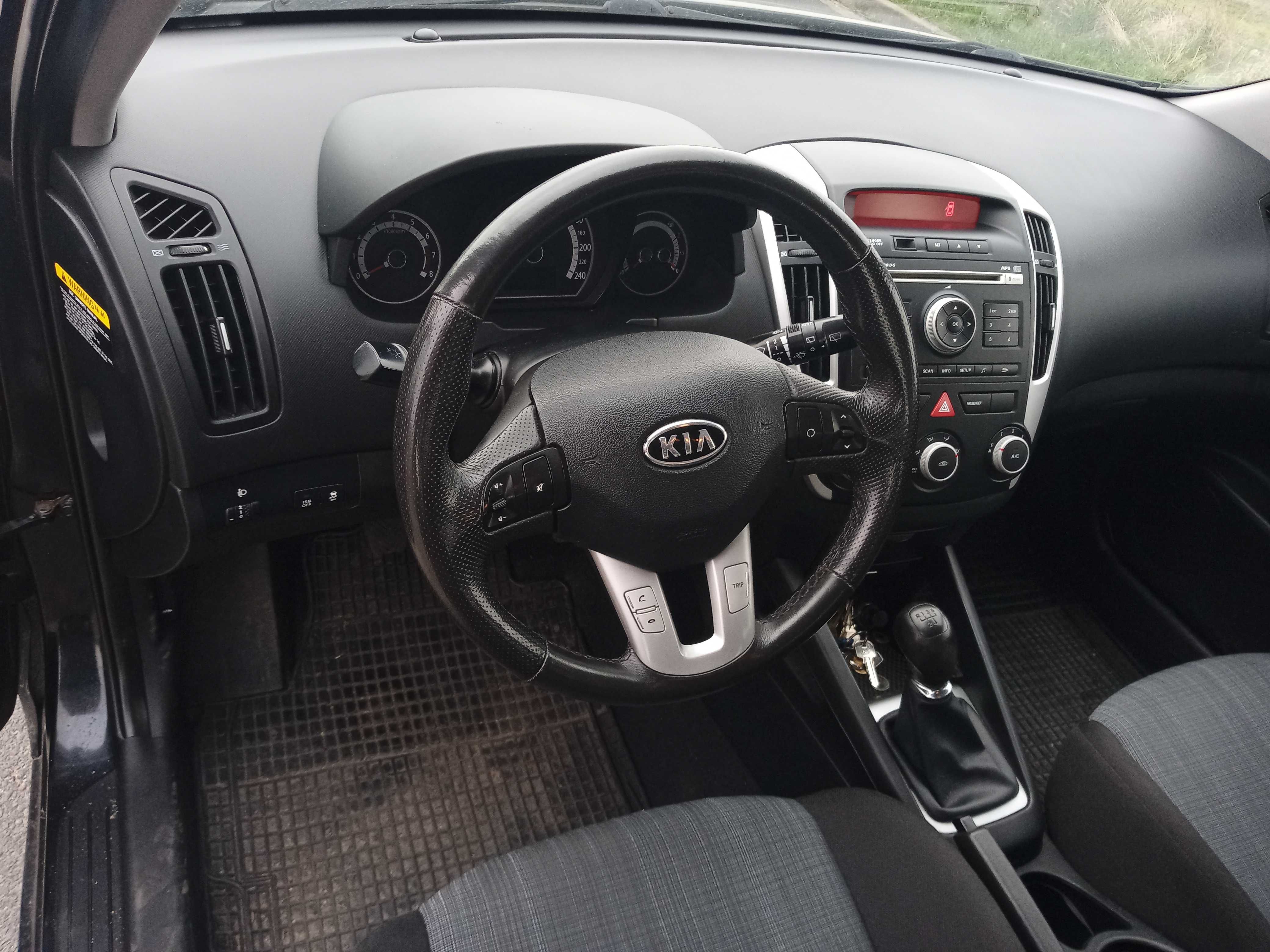 Kia    Ceed   1.4