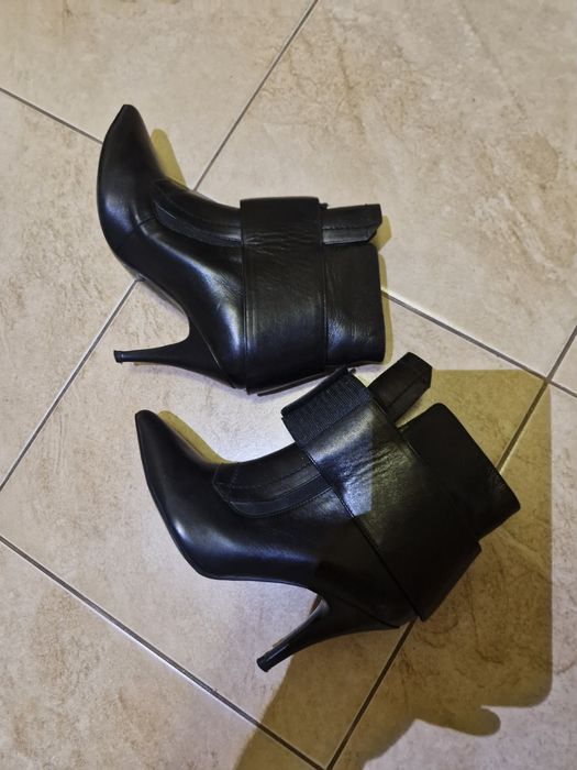 Продам жіноче взуття