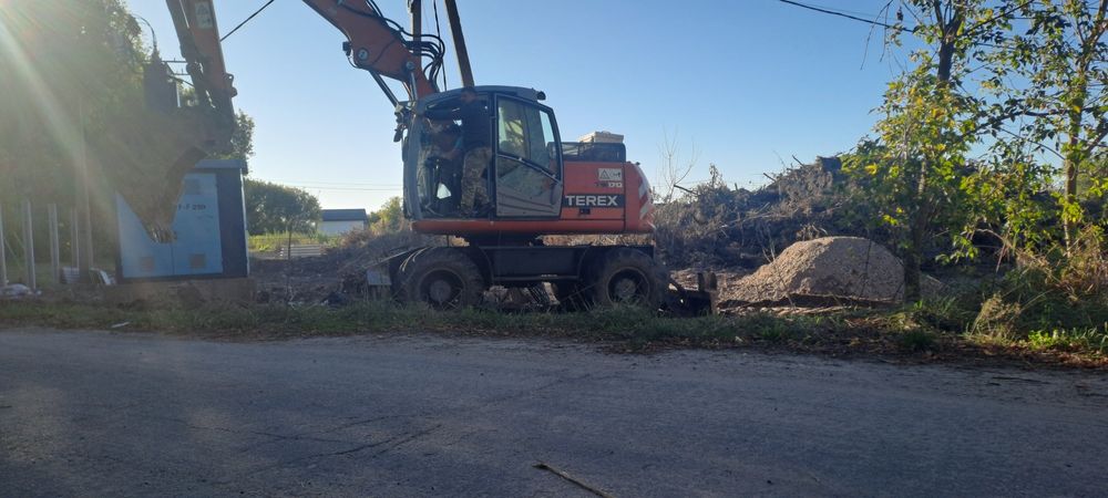 Надаем послуги спец техніки ескаватора Самоскид маніпулятор