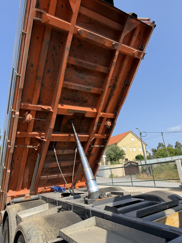 Volvo FMX 6x4 com grua e bascúla