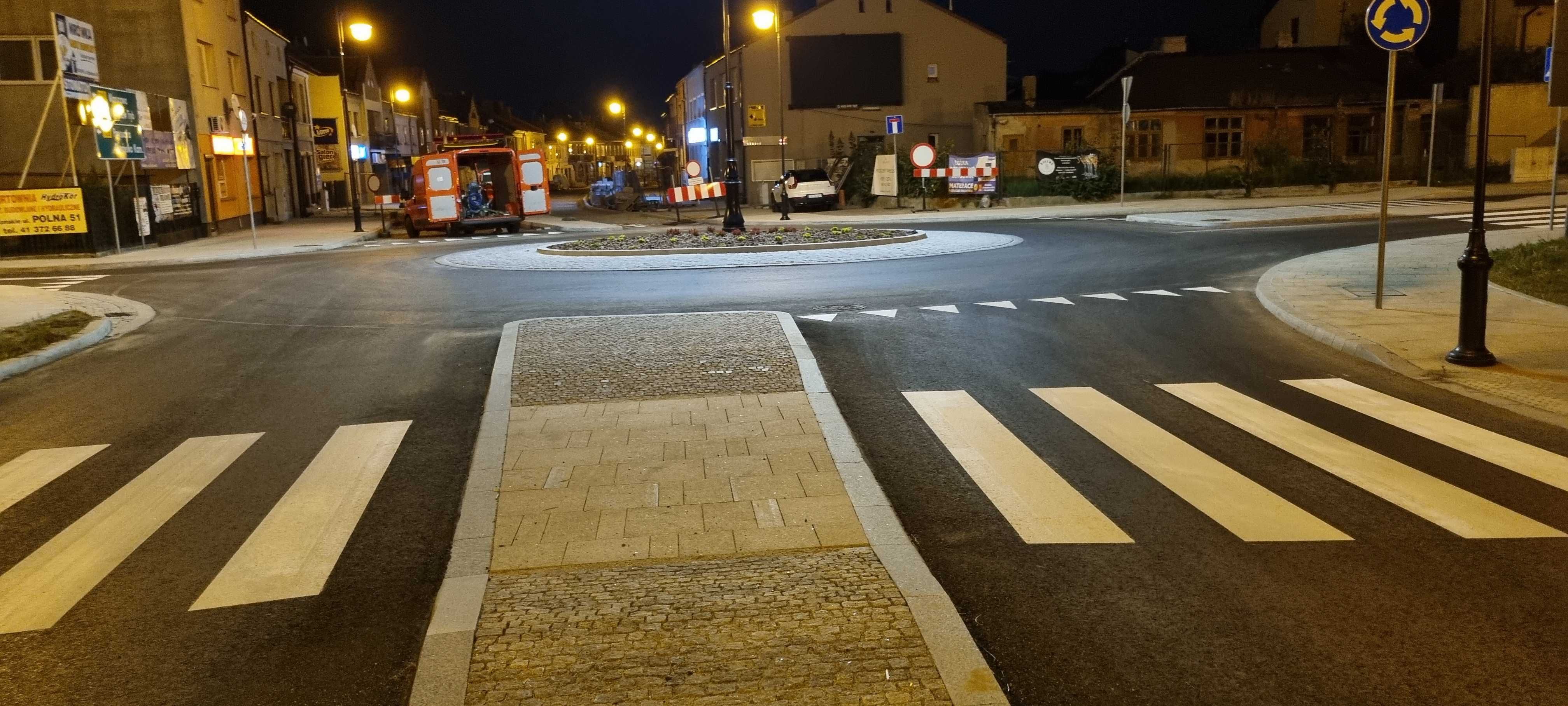 Malowanie linii, pasów, miejsc parkingowych, oznaczenia poziome, BHP