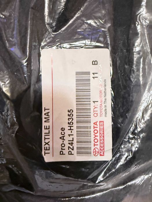 Oryginalne dywaniki Lexus LS RX ES IS Toyota Yaris RAV4 ProAce Corolla