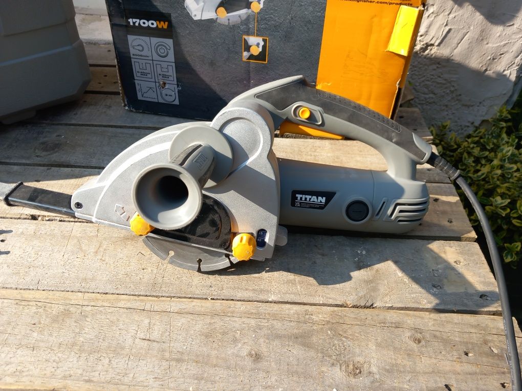 Bruzdownica Titan  1700 W