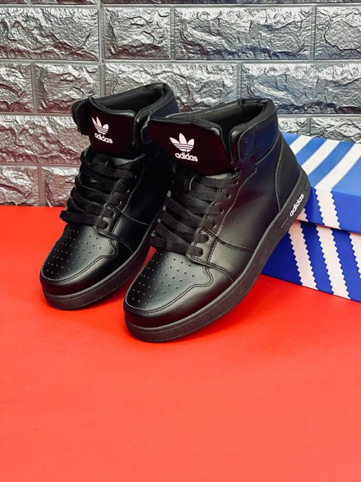 Кожаные кросовки черные Адидас / шкіряні чорні кросівки Адідас Adidas