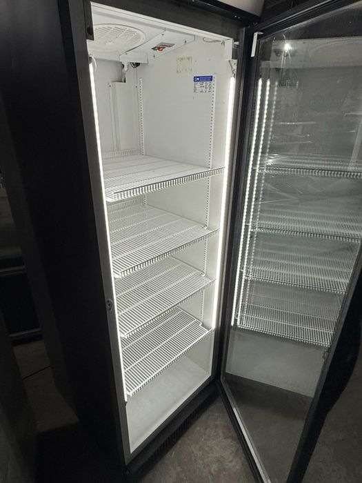 Холодильные шкафы