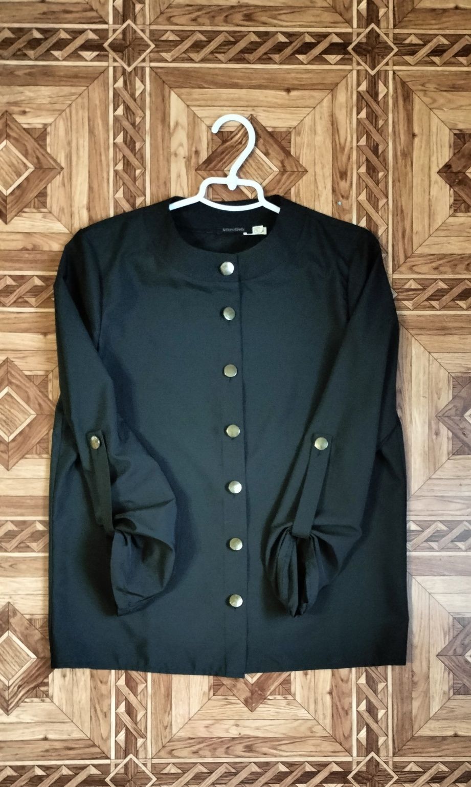 Блуза жіноча в чорному кольорі
