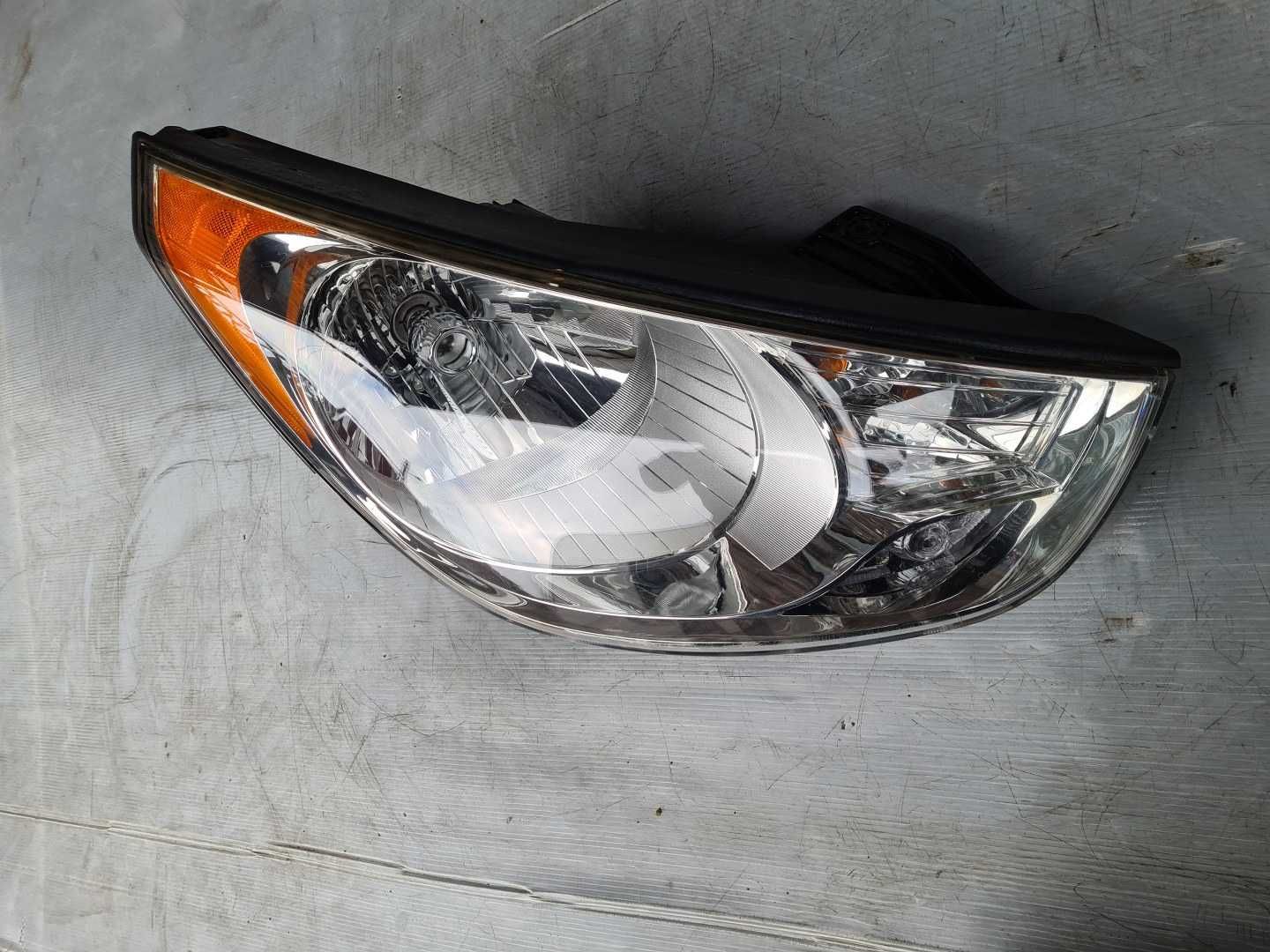 Reflektor Lampa Hyundai Tucson IX35 Ameryka Prawa Przód 9210_22SXXX