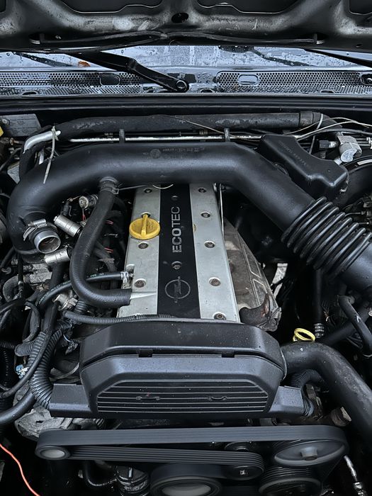 Silnik SŁUPEK Głowica FRONTERA B 2.2 16v X22SE Z22XE Panewka