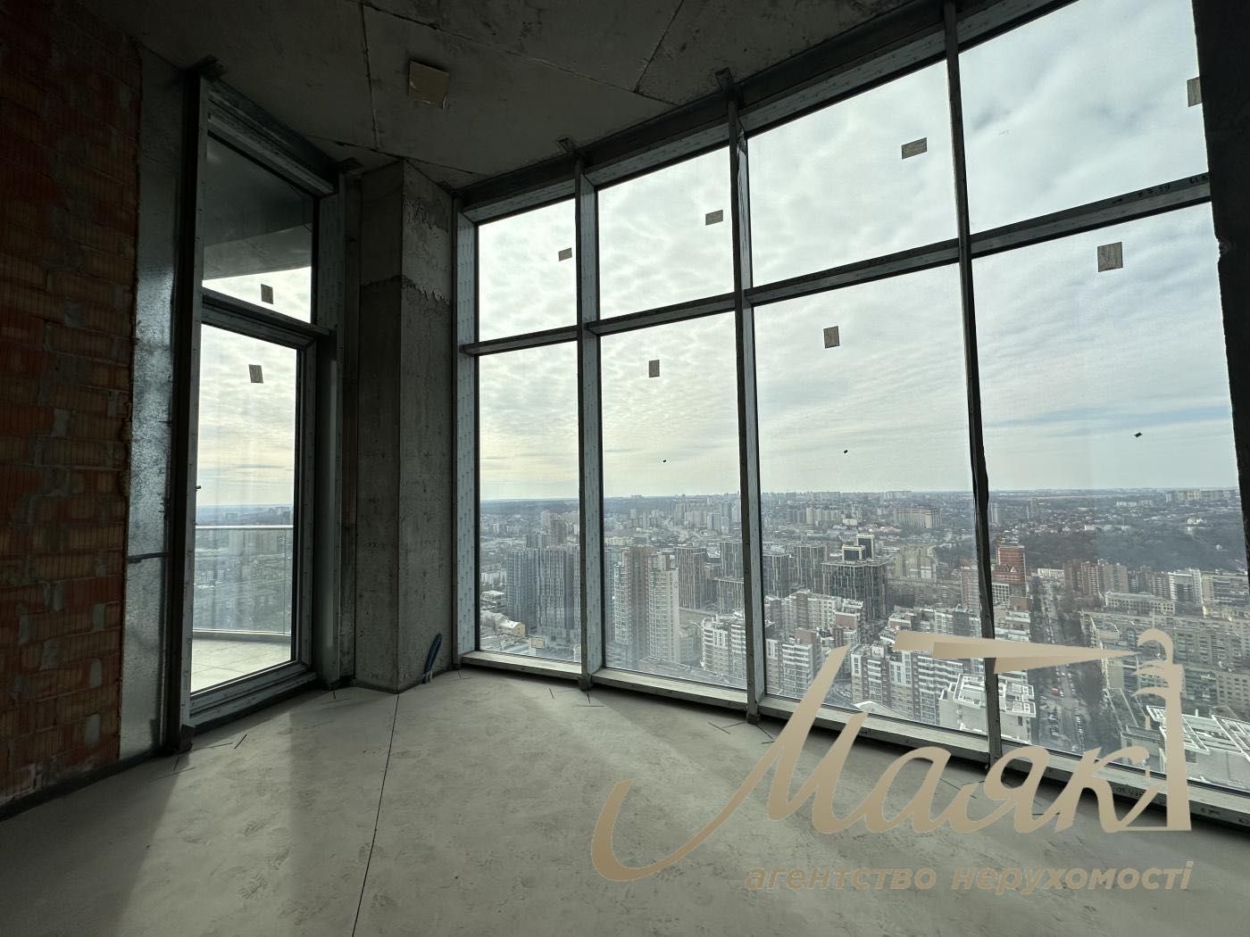 Продажа пентхауса с террасой ЖК Taryan Towers ул. Иоанна Павла II