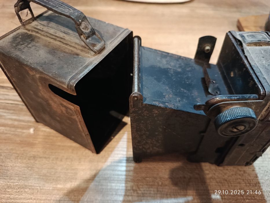 Zabytkowy aparat pudełkowy Voigtlander