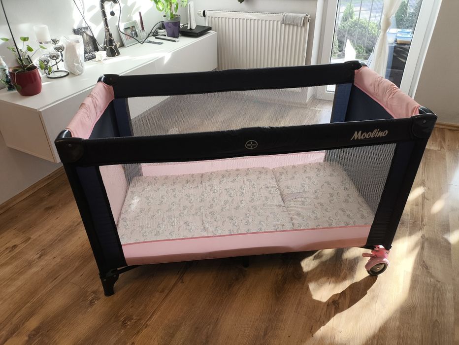 Łóżeczko turystyczne MOOLINO różowy