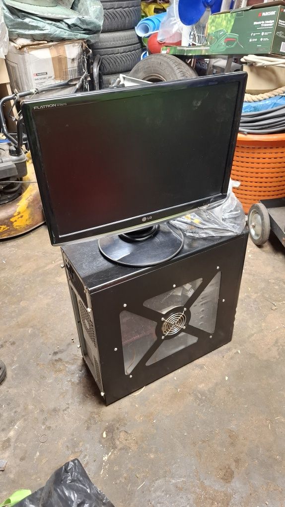 Komputer stacjonarny +monitor