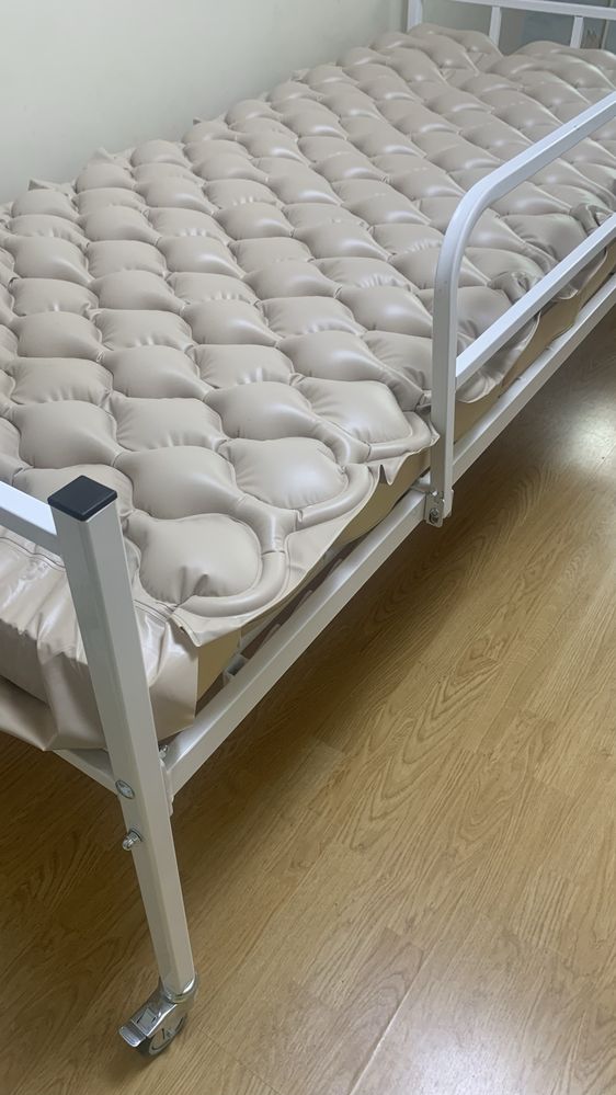 Медичне функціональне ліжко для лежачих хворих