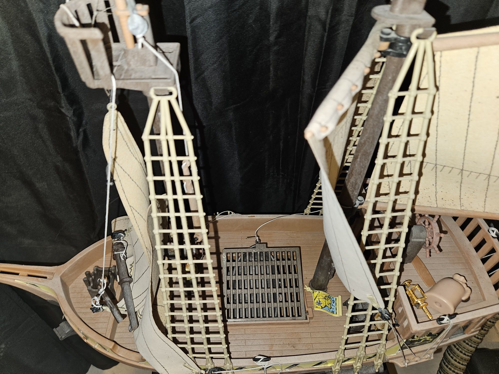 Barco de piratas antigo