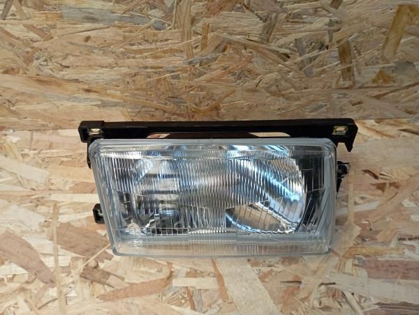 Ótica / farol direita VOLKSWAGEN Polo Sedan (86C, 80)