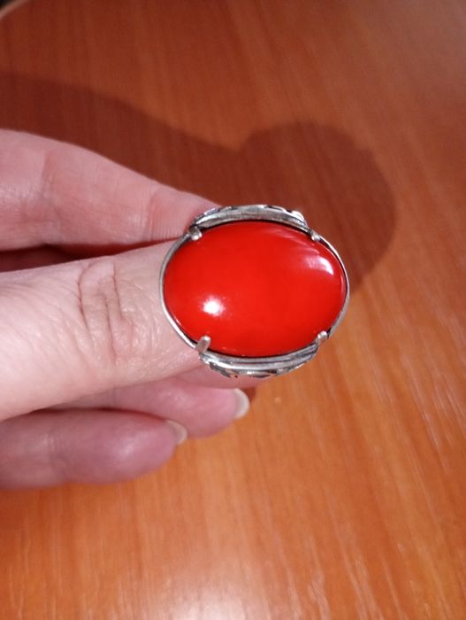 Продам срібний вінтажний перстень,часів союзу,масівний,камінь корал
