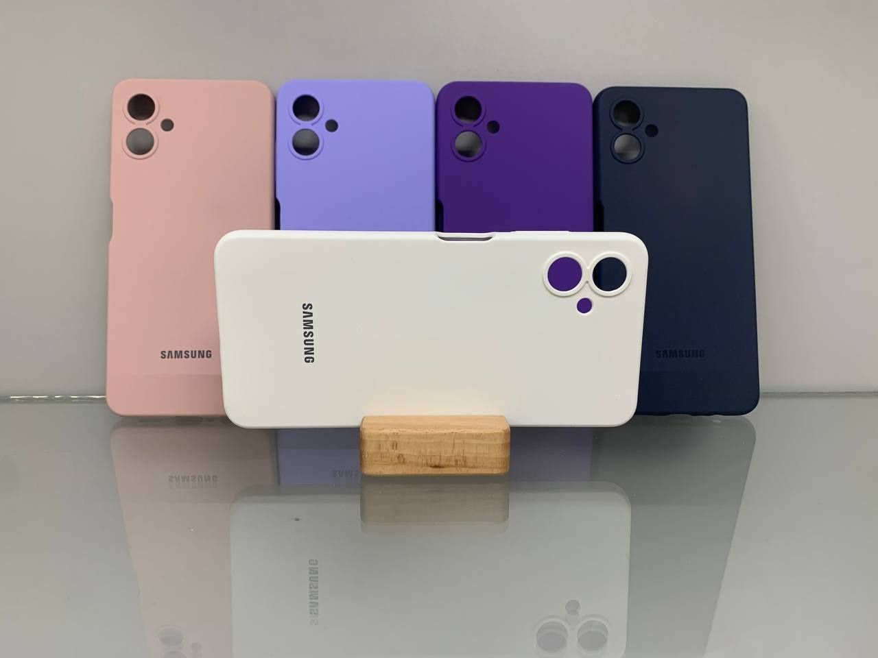 Samsung A06 с логотипом Противоударный чехол софт тач все модели