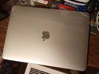 Srebrny MacBookAir(Retina, 13-calowy, 2020 r.) 256 Gb. Do negocjacji.