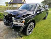 RAM 1500 5.7 V8 , 4x4 , LARAMIE, full opcja , max, wyświetlacz, 2019 r