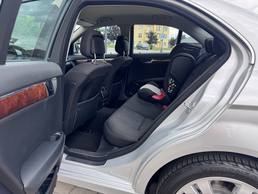 Mercedes C 200 Kompressor / Bi-Xenon / Navi / Automat / 184 KM / PL