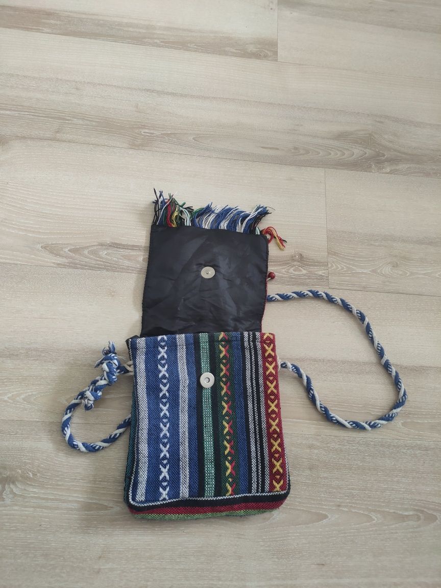Torebka Boho kolorowa fredzle długi pasek
