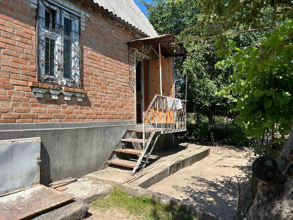 (5)   Продам дачу в с. Щітки  8116