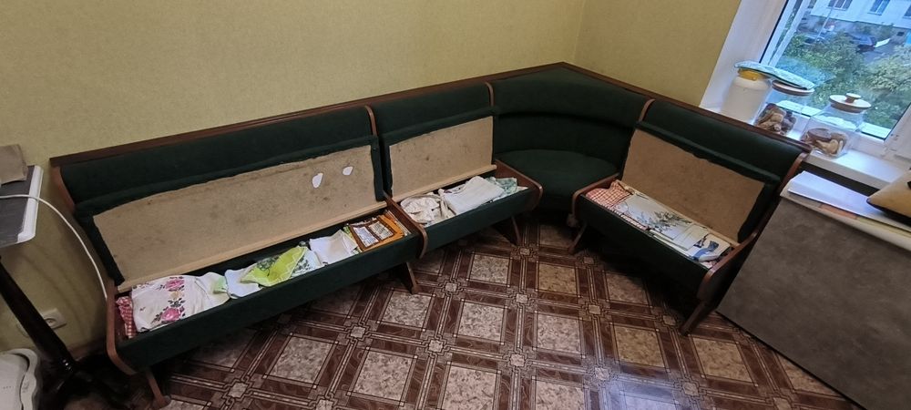 Зелений уголок для вітальні