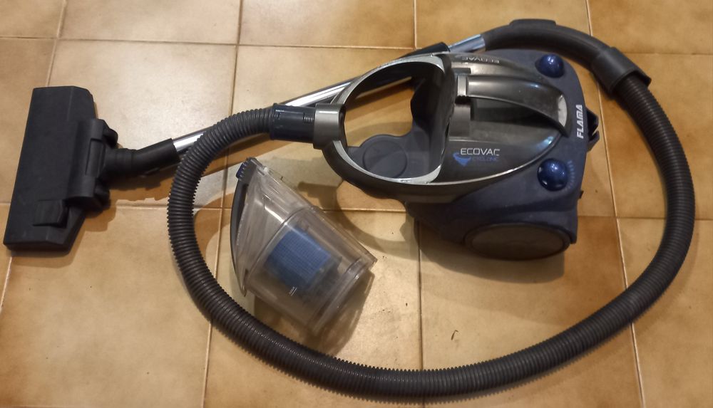 Aspirador Flama Ecovac com boa aspiração - não necessita saco