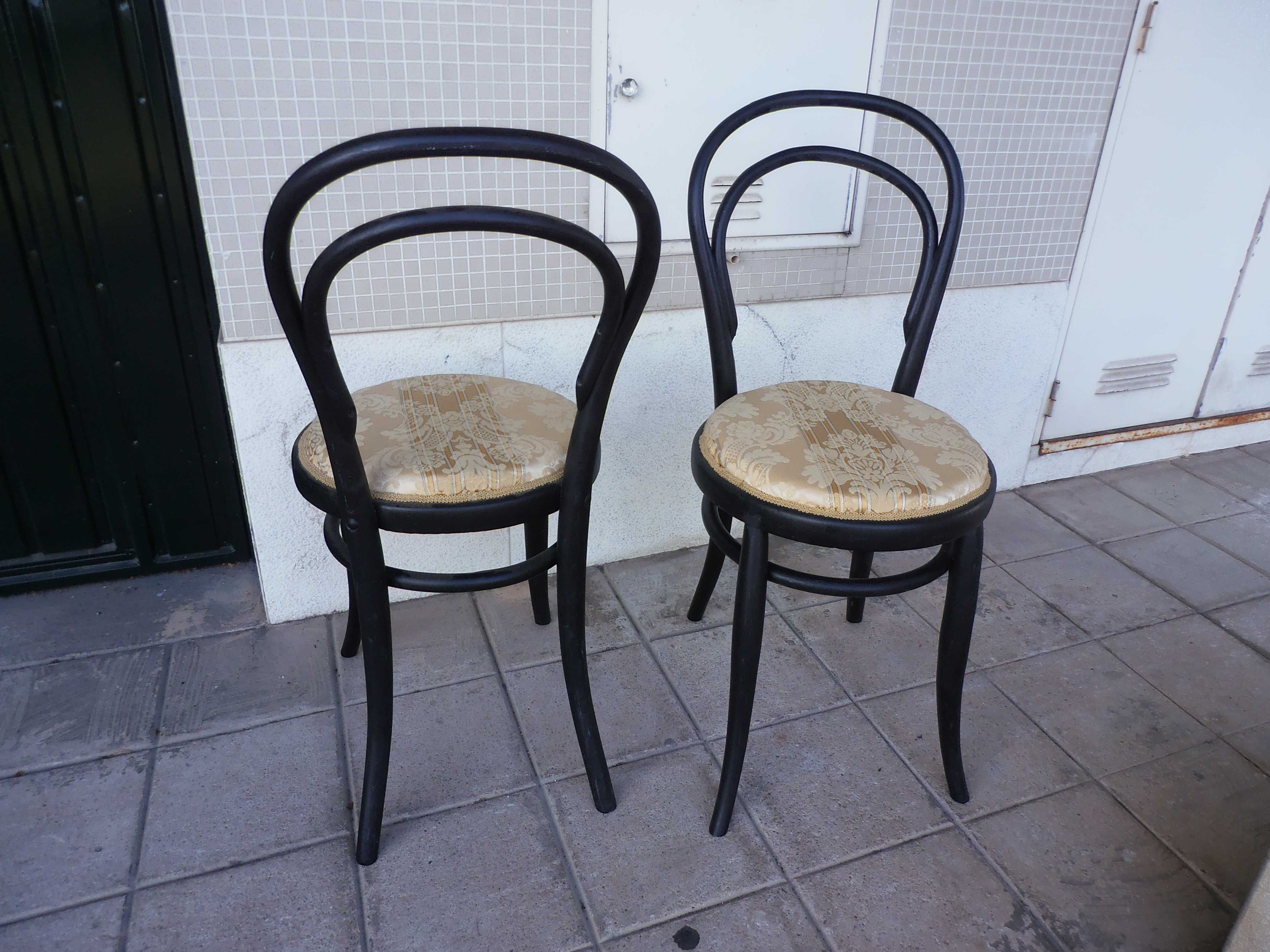 Três Cadeiras Thonet