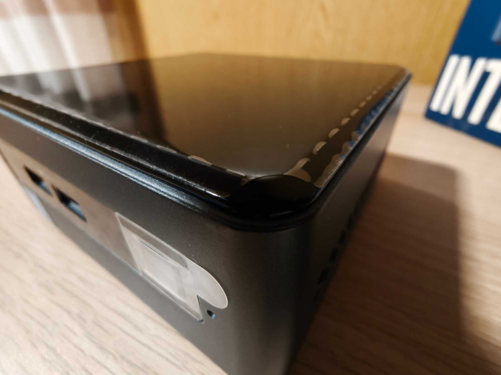 Intel Nuc NUC7JY